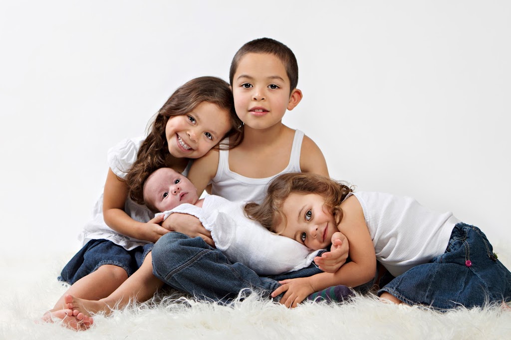 Sacha Mullen Photography | 3124 E 5th Ave, Vancouver, BC V5M 1P1, Canada | Phone: (604) 839-1166