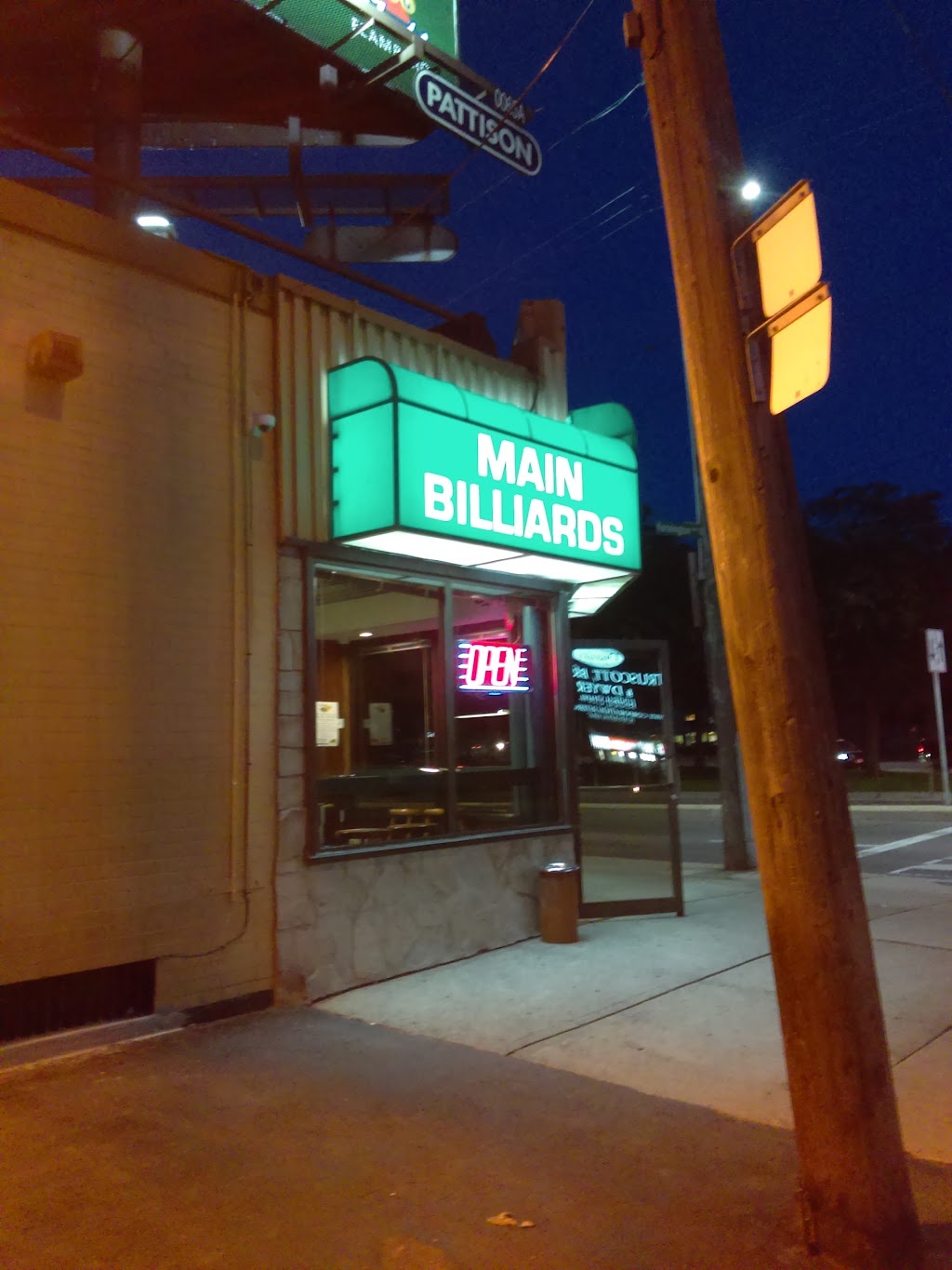 Main Billiard Lounge | 1101 Main St E Bsmt, Hamilton, ON L8M 1N7, Canada | Phone: (905) 545-4155