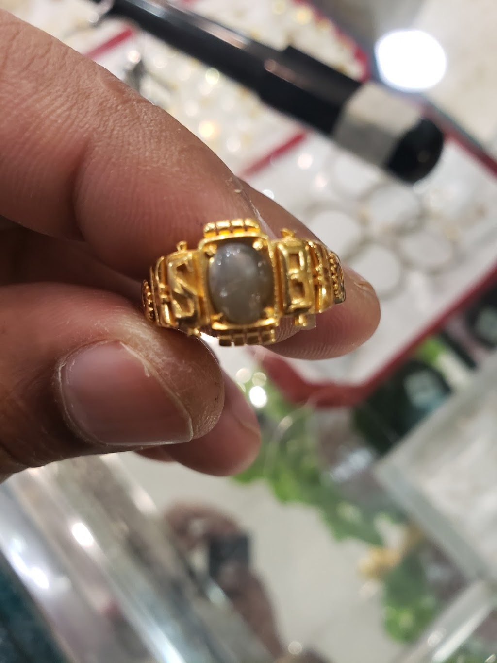 Kanagaambikai Gold House | 3160 Eglinton Ave E, Scarborough, ON M1J 2H4, Canada | Phone: (416) 269-7197
