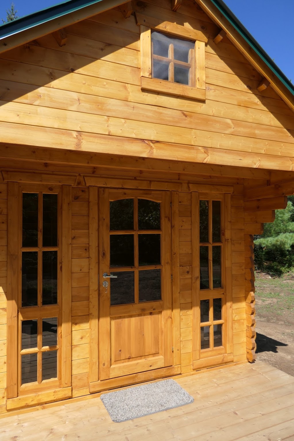 Ontario Cabin for Rent near Algonquin Park | 239 E Lake Rd, Maynooth, ON K0L 2S0, Canada | Phone: (613) 334-9105