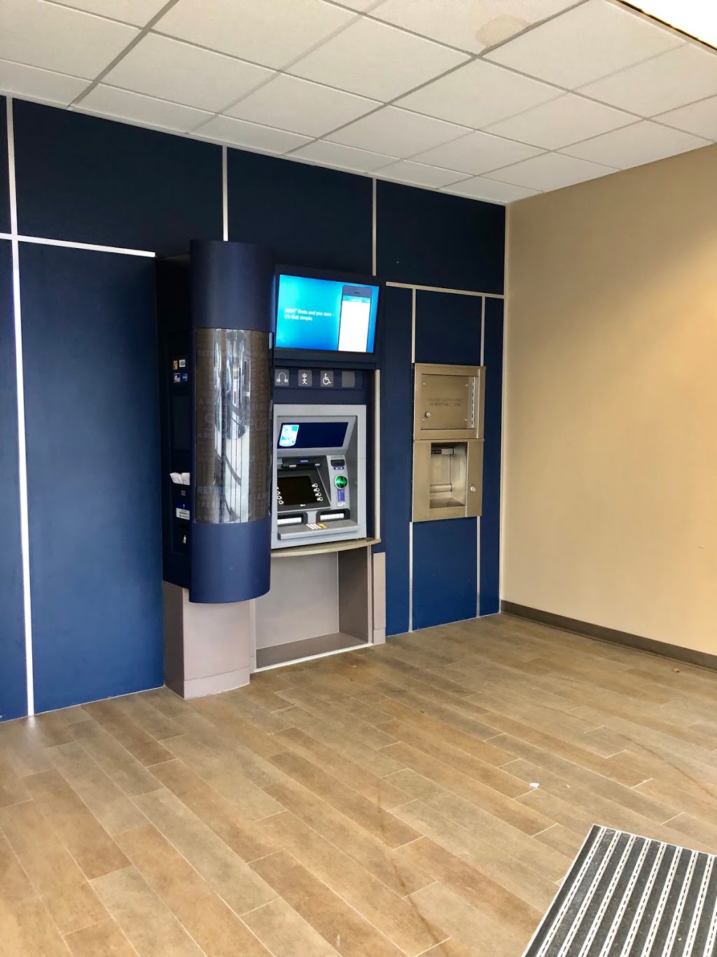 RBC Royal Bank | 3935 Oak St, Vancouver, BC V6H 2M7, Canada | Phone: (604) 665-0341