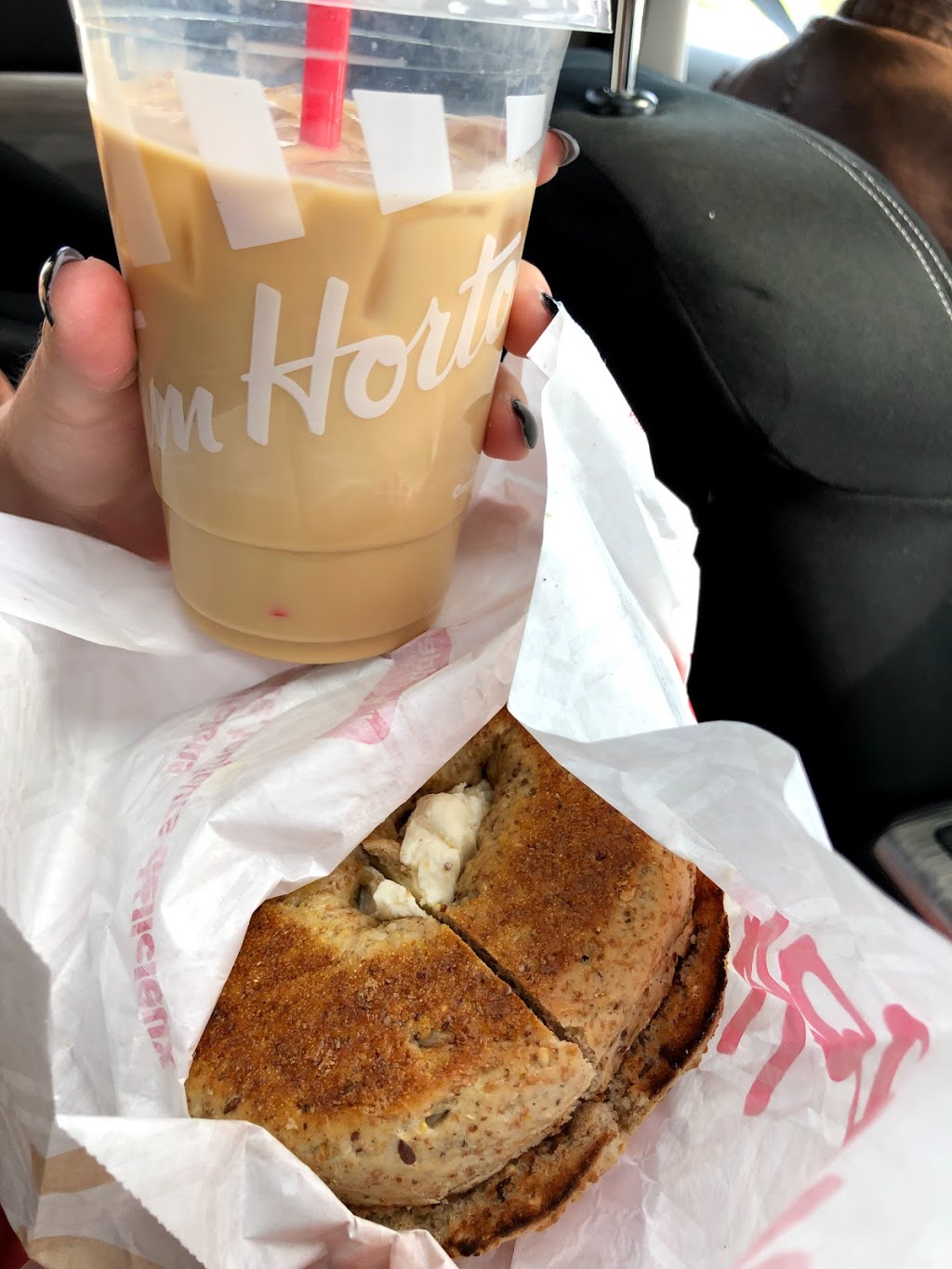 Tim Hortons | 10 Rue Brunet, Mont-Saint-Hilaire, QC J3H 0M7, Canada | Phone: (450) 446-7779