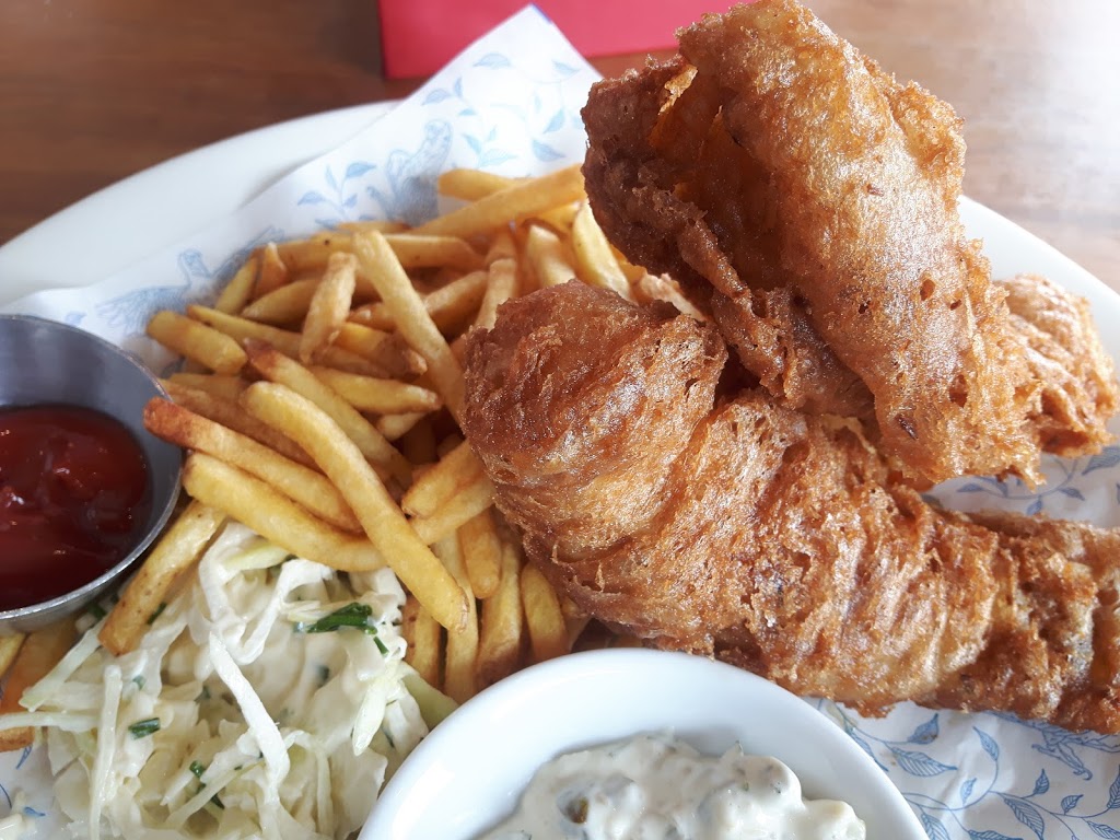Earls Kitchen + Bar | 10 McKenney Ave Unit 300, St. Albert, AB T8N 5S8, Canada | Phone: (780) 459-5200