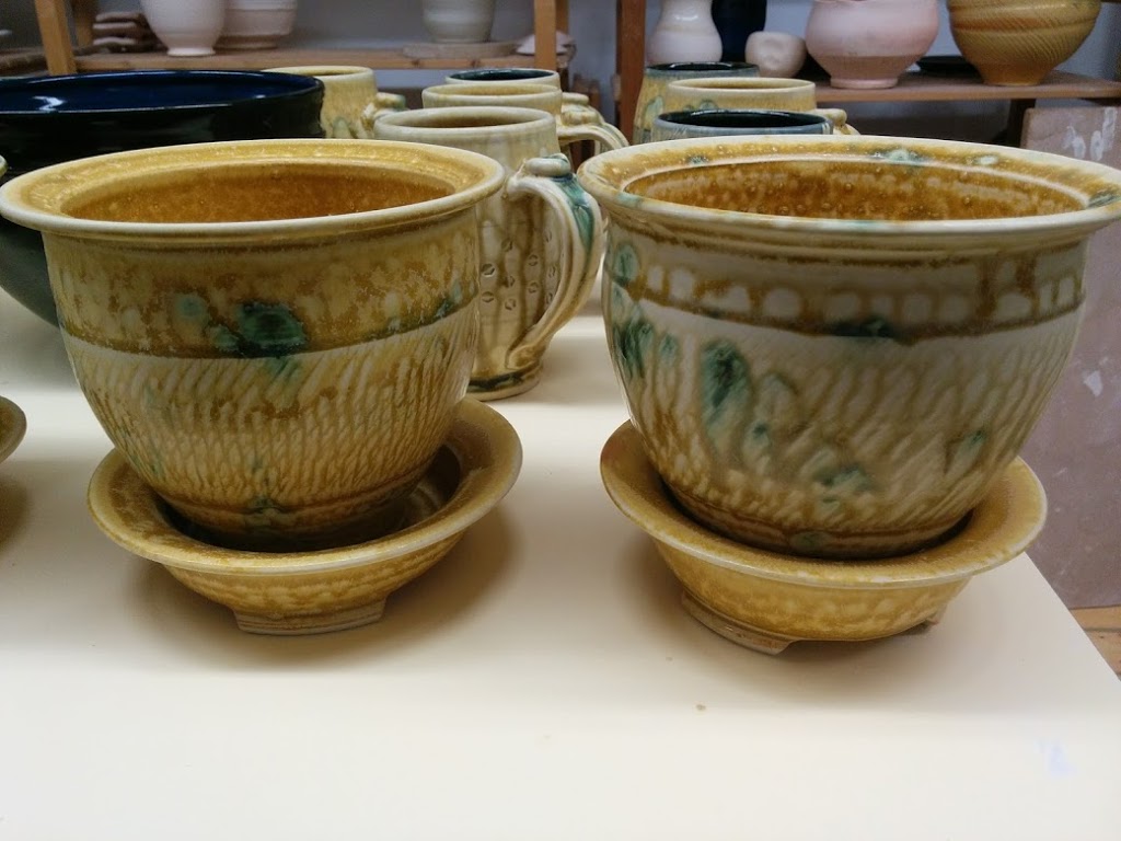 Giles Pottery | 1490 Fisher Rd, Cobble Hill, BC V0R 1L0, Canada | Phone: (250) 929-5565