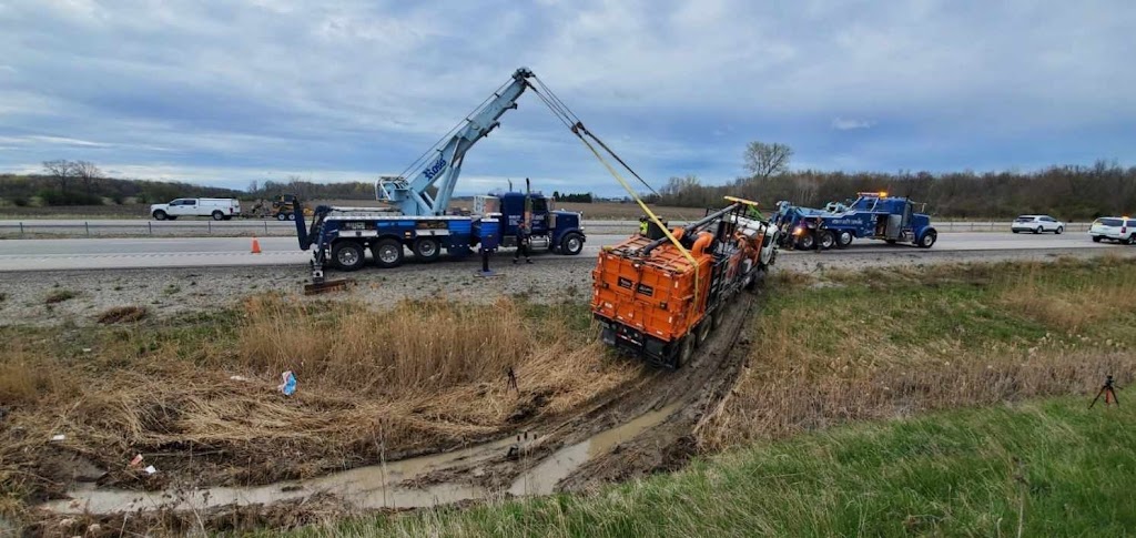 Ross Towing And Transportation Services Inc | 995 Pond Mills Rd, London, ON N6N 1C3, Canada | Phone: (519) 685-8585