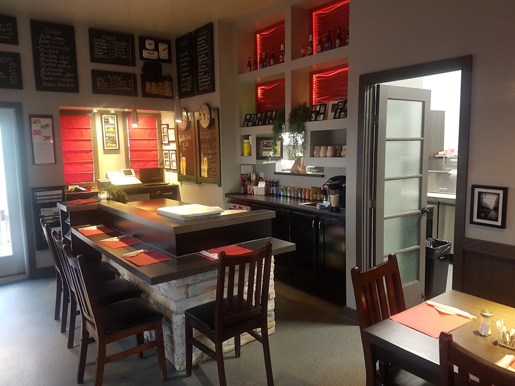Casse-croûte chez Catherine | 260 Rue Principale, Saint-Alban, QC G0A 3B0, Canada | Phone: (418) 268-4457