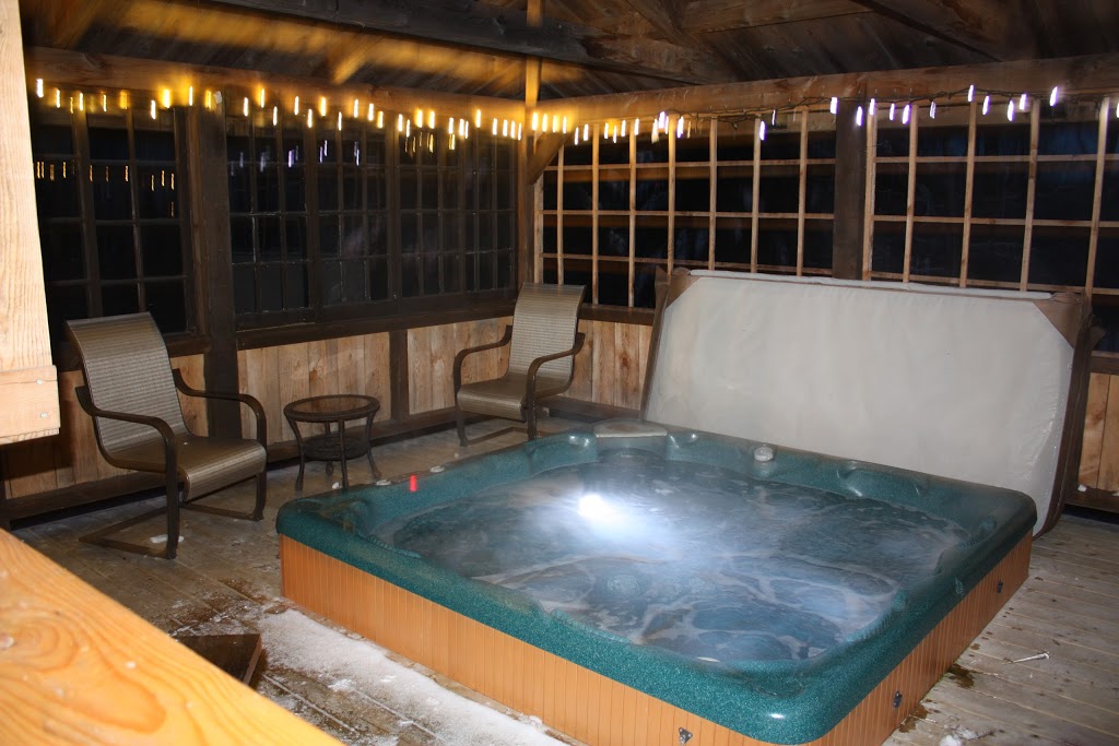 Chalets & Studios Le Vent Du Nord | 1954 Chemin du Lac Supérieur, Lac-Supérieur, QC J0T 1P0, Canada | Phone: (819) 688-6140