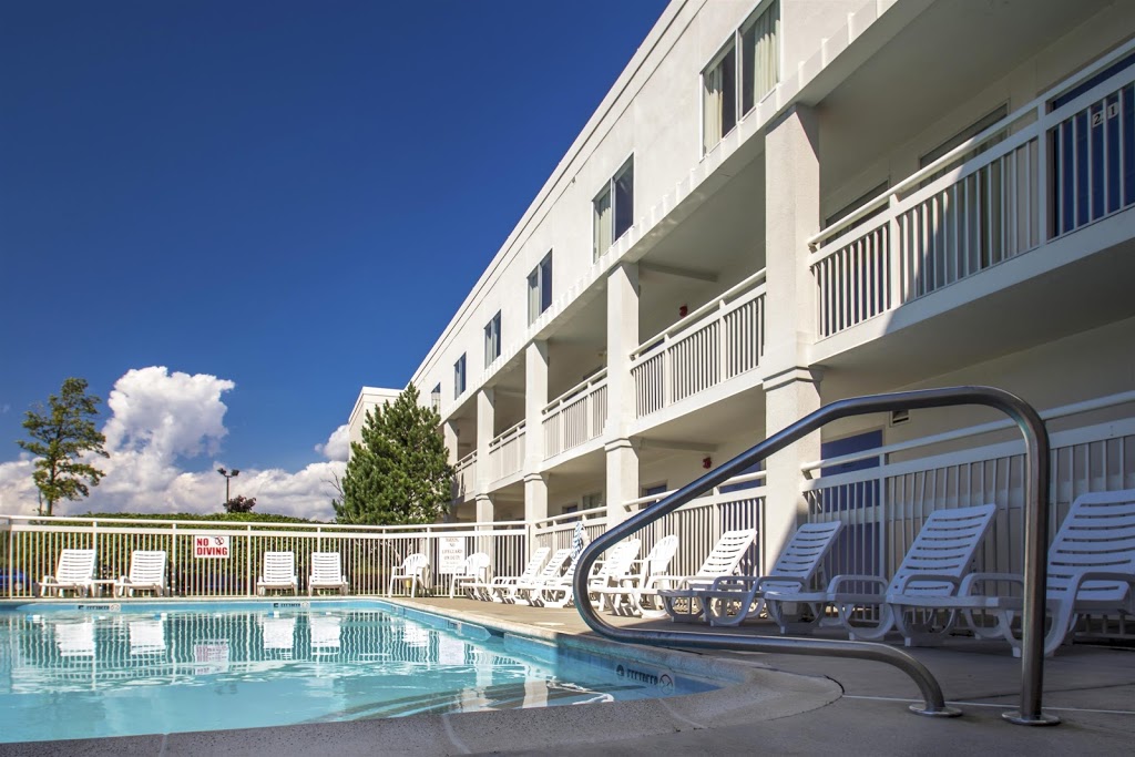 Motel 6 Buffalo Airport | 52 Freeman Rd, Williamsville, NY 14221, USA | Phone: (716) 626-1500