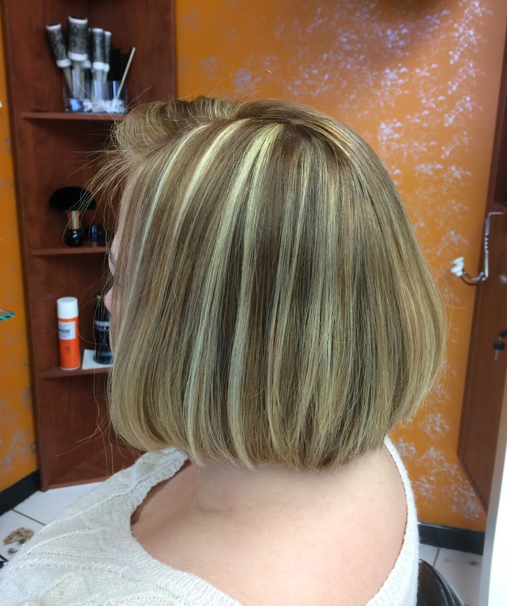 The Barber & Beauty Salon | Behind Scotia Bank, 1891 Rathburn Rd E unit 20, Mississauga, ON L4W 3Z3, Canada | Phone: (905) 629-2250