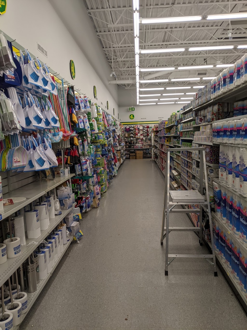 Dollarama | 5751 Marine Way, Burnaby, BC V5J 0A6, Canada | Phone: (604) 437-0150