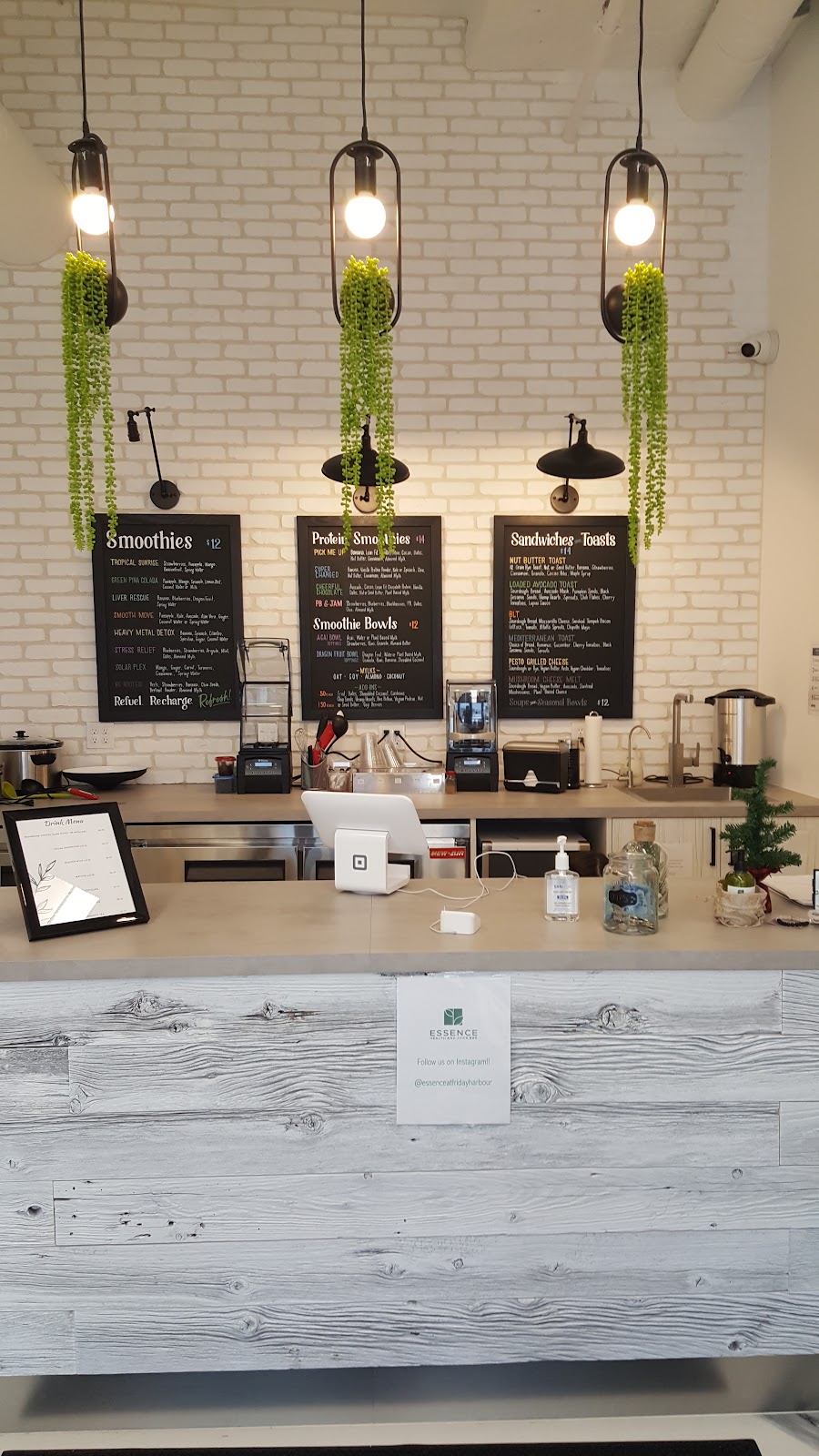 Essence Health and Juice Bar (FH) | 319 Sunseeker Ave, Innisfil, ON L9S 0J7, Canada | Phone: (647) 479-4307
