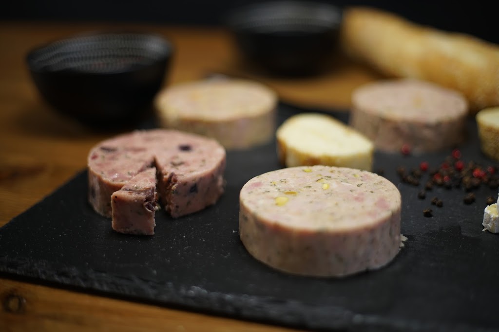 Boucherie Charcuterie Artisanal Lyn Tremblay | 131 Rue St Édouard, Saint-Urbain, QC G0A 4K0, Canada | Phone: (418) 639-2424