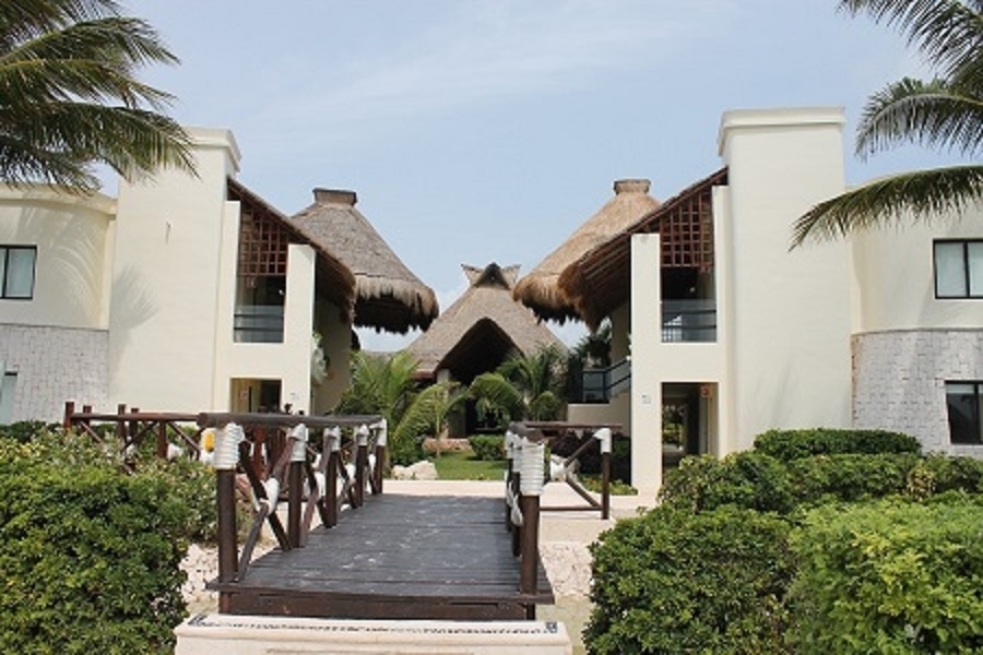 Travelonly | 251 Welland St, Pembroke, ON K8A 5Y5, Canada | Phone: (613) 635-7000