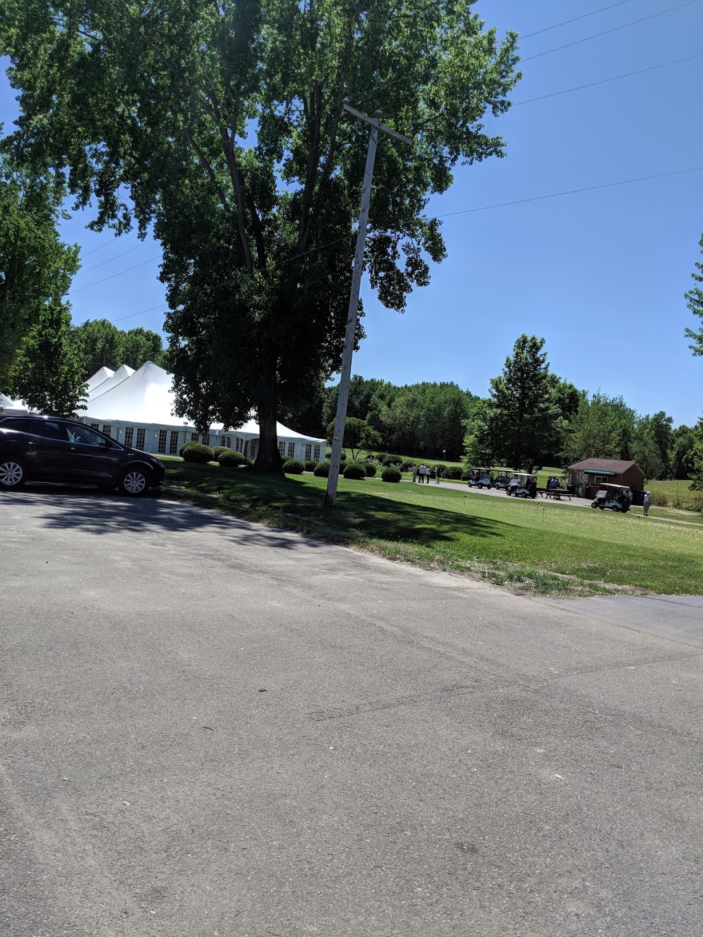 Club de Golf Saint-François | 3000 Boulevard des Mille-Îles, Laval, QC H7J 1G1, Canada | Phone: (450) 666-1062