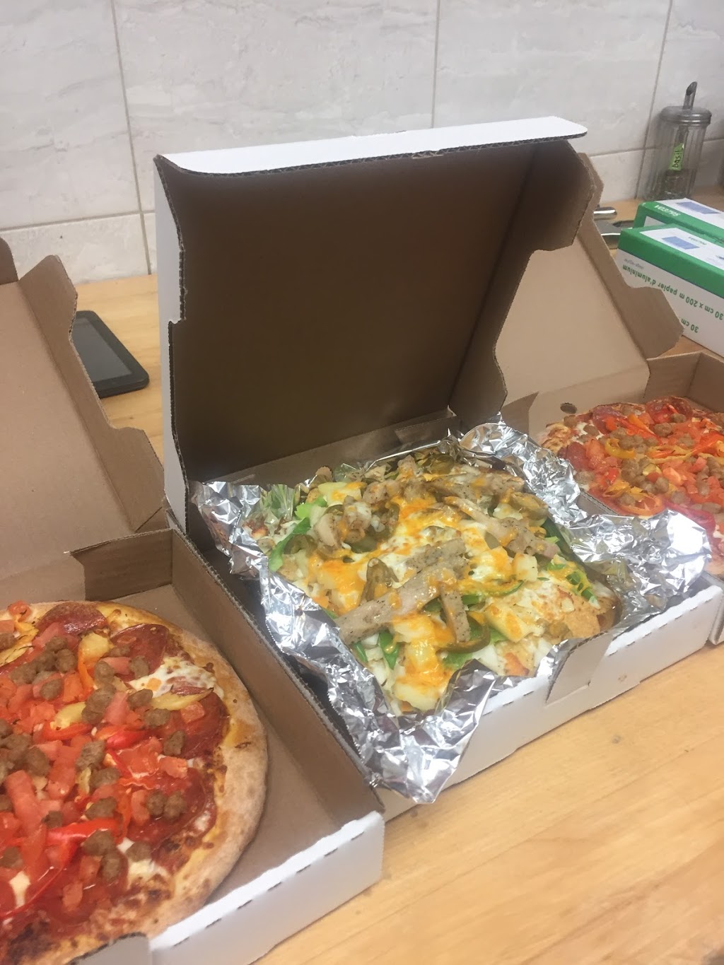 Salenas Pizza House | 1-958 Cole Harbour Rd, Dartmouth, NS B2V 1E6, Canada | Phone: (902) 433-4040