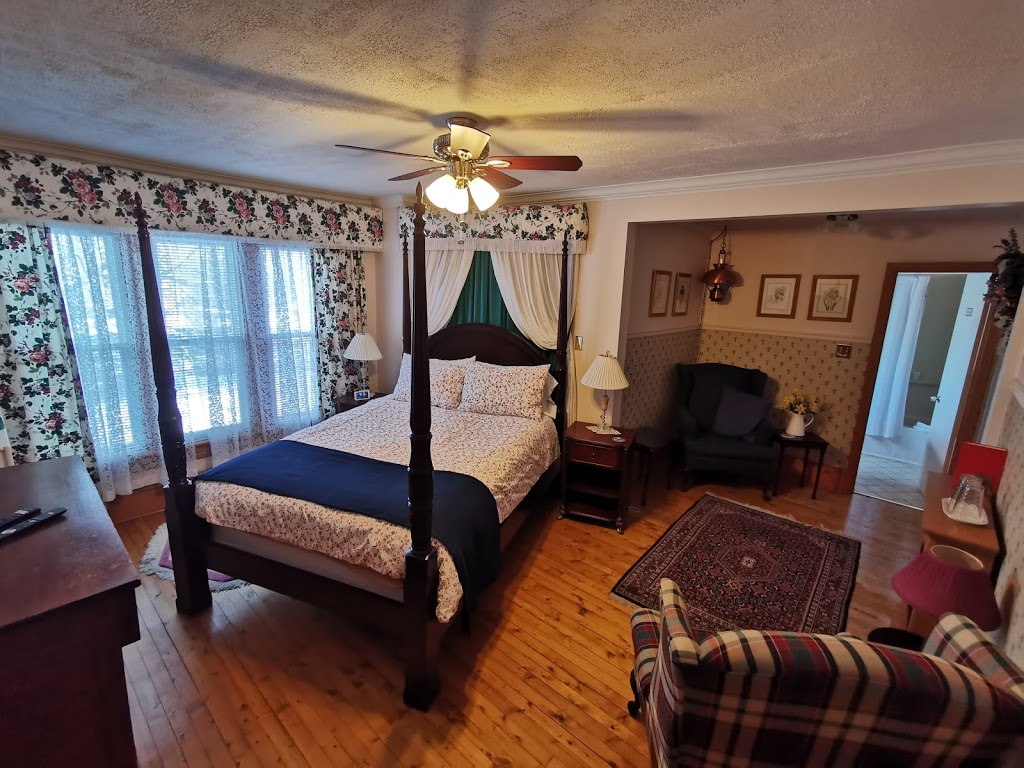 Delft Haus Bed & Breakfast | 1942 Highway 359, Centreville, NS B0P 1J0, Canada | Phone: (902) 678-7077