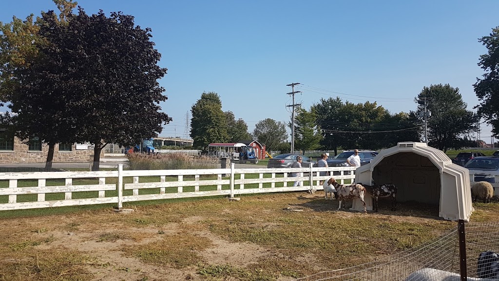 Macdonald Farm | Sainte-Anne-de-Bellevue, QC H9X, Canada | Phone: (514) 398-7701