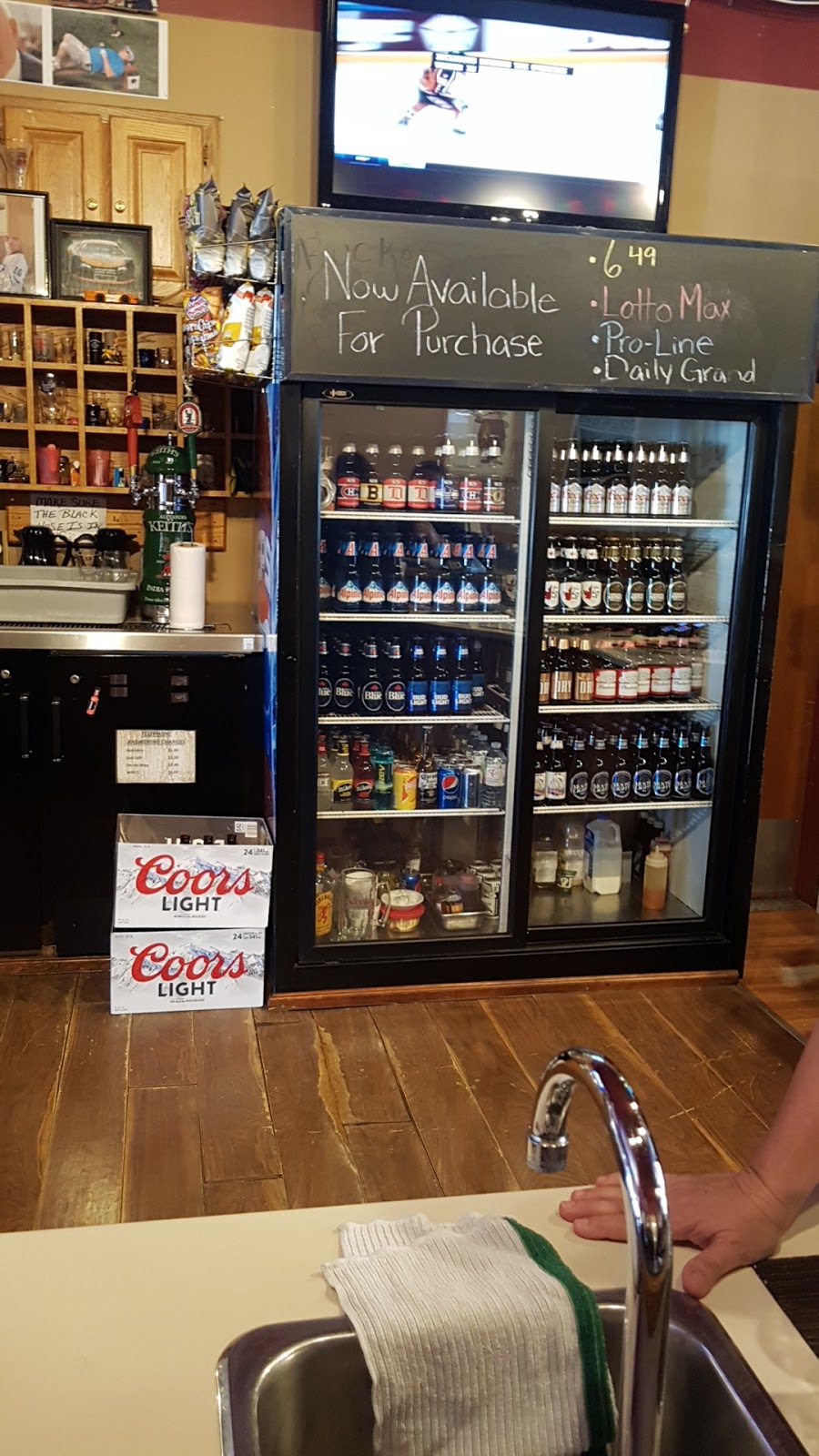 Yogis Food & Bar | 161 Maypoint Rd, Charlottetown, PE C1E 1X6, Canada | Phone: (902) 892-8002