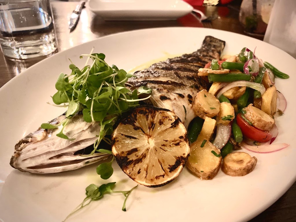 Fishbone Kitchen + Bar | 302 Wellington St E #7, Aurora, ON L4G 1J5, Canada | Phone: (905) 503-6146