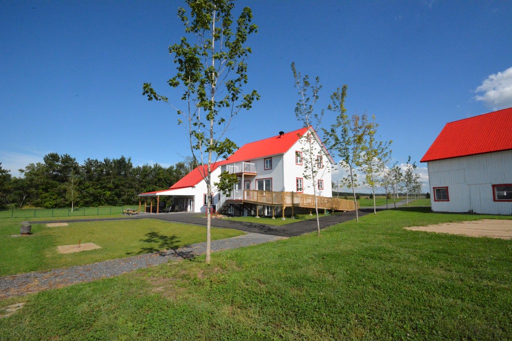 Maison Des Navigateurs | 7674 QC-132, Lotbinière, QC G0S 1S0, Canada | Phone: (418) 456-6514