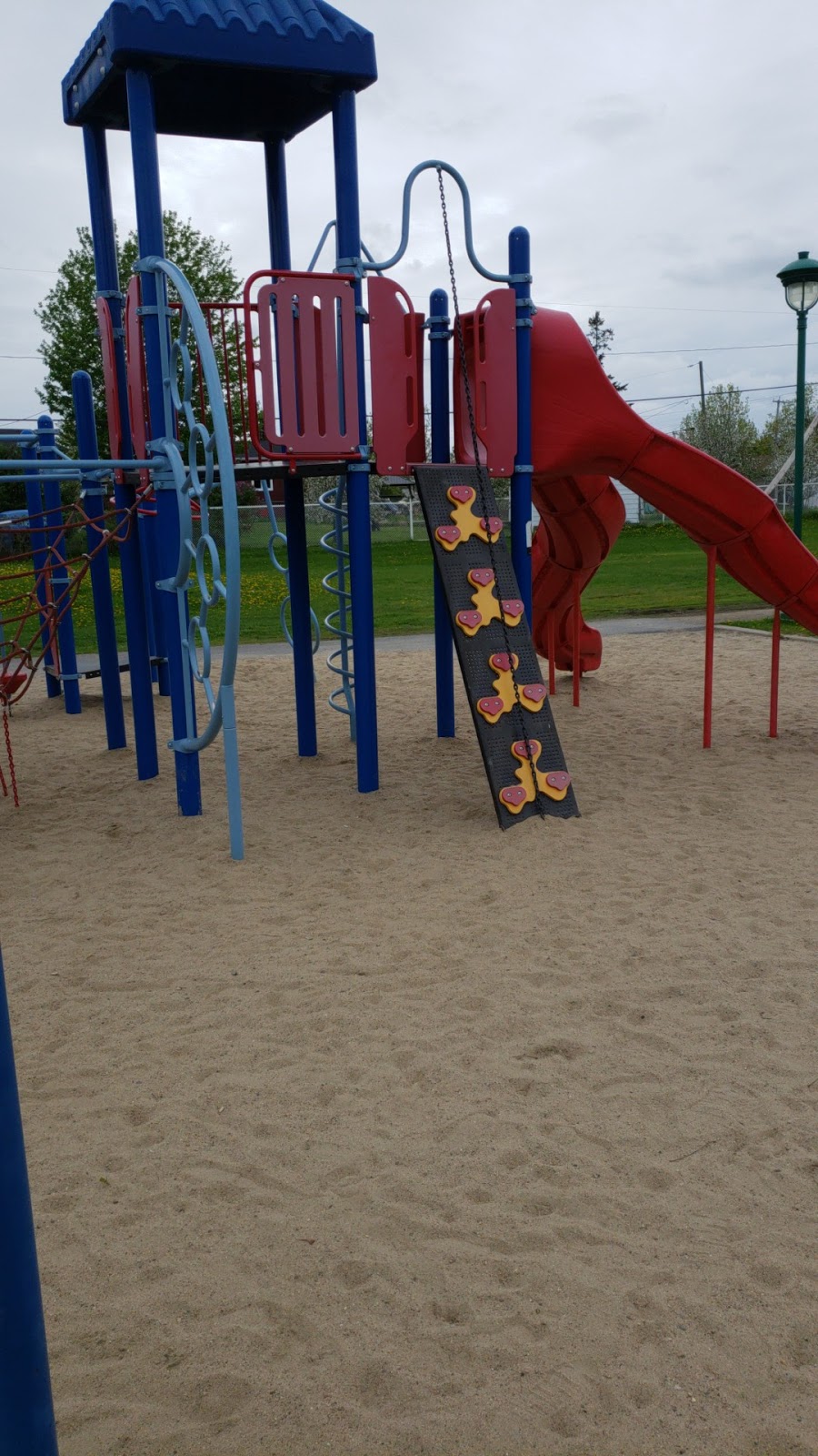 Parc Gilles-Maisonneuve | 1100 Rue Yvon Pichette, Gatineau, QC J8M 1T3, Canada | Phone: (866) 299-2002