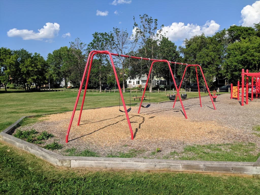 Bourkevale Park | 90 Ferry Rd, Winnipeg, MB R3J 1V7, Canada | Phone: (204) 888-1599