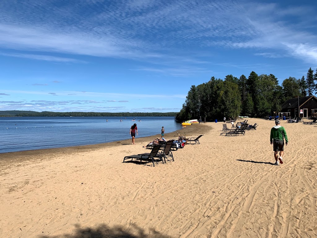 Chalets du Lac Taureau | 1601 Chem. de la Baie-du-Milieu, Saint-Michel-des-Saints, QC J0K 3B0, Canada | Phone: (450) 833-1919