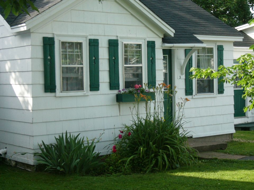 Roselawn Lodging Ltd | 32 Main St, Wolfville, NS B4P 1B7, Canada | Phone: (902) 542-3420
