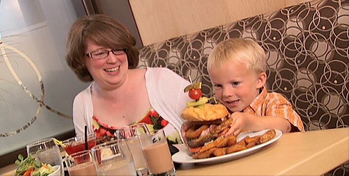 Fixins Homestyle Eatery | 106 Circle Drive W, Saskatoon, SK S7L 4L6, Canada | Phone: (306) 978-6506