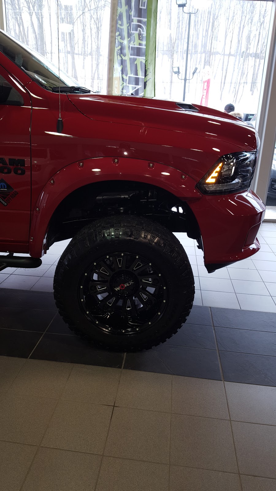 Grenier Chrysler | 1245 Montée Masson, Terrebonne, QC J6W 6A6, Canada | Phone: (450) 471-4111