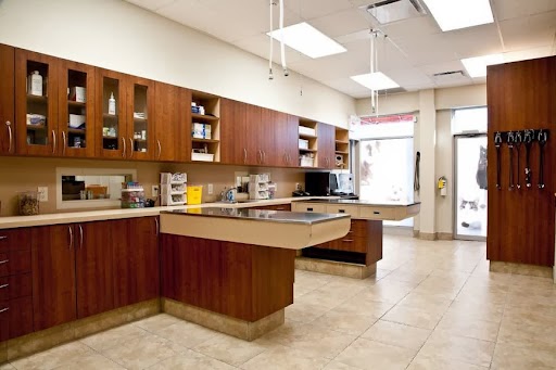 Headon Forest Animal Hospital | 3500 Dundas St, Burlington, ON L7M 4B8, Canada | Phone: (905) 332-4014