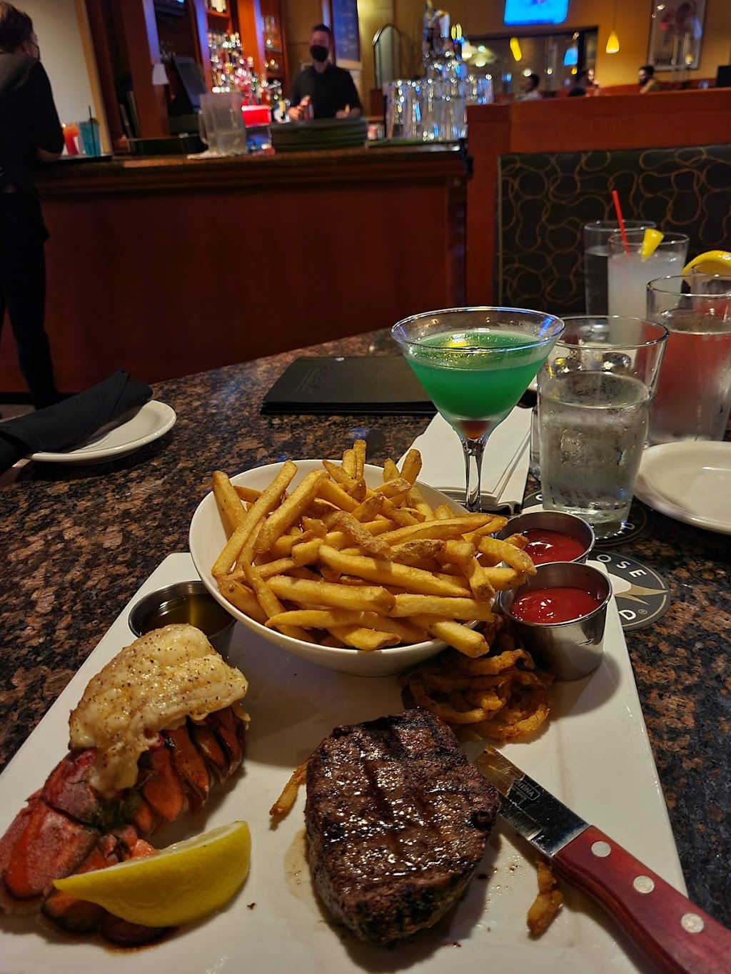 Tony Romas | 1500 Pembina Hwy, Winnipeg, MB R3T 2E3, Canada | Phone: (204) 477-5195