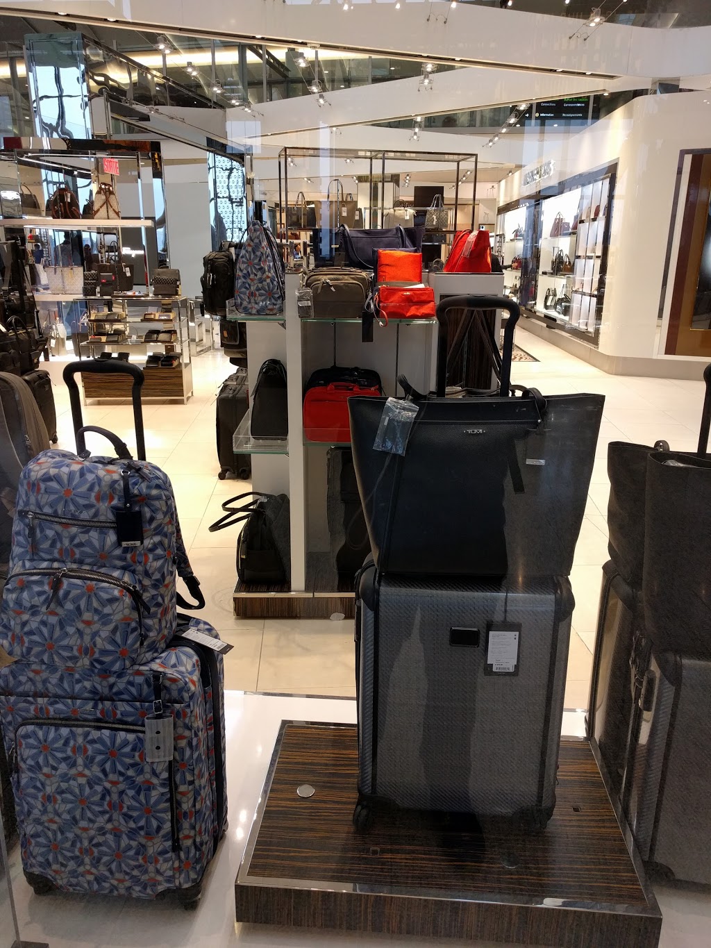 Tumi | 6301 Silver Dart Dr, Mississauga, ON L4W 1S9, Canada
