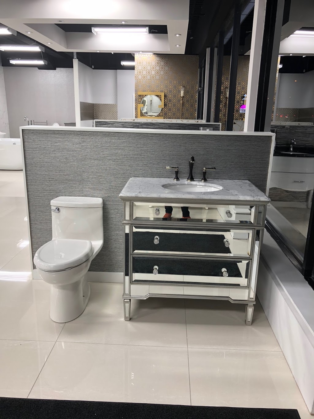 Royal bath and kitchen | 11300 Yonge St, Richmond Hill, ON L4S 1K9, Canada | Phone: (905) 237-7022
