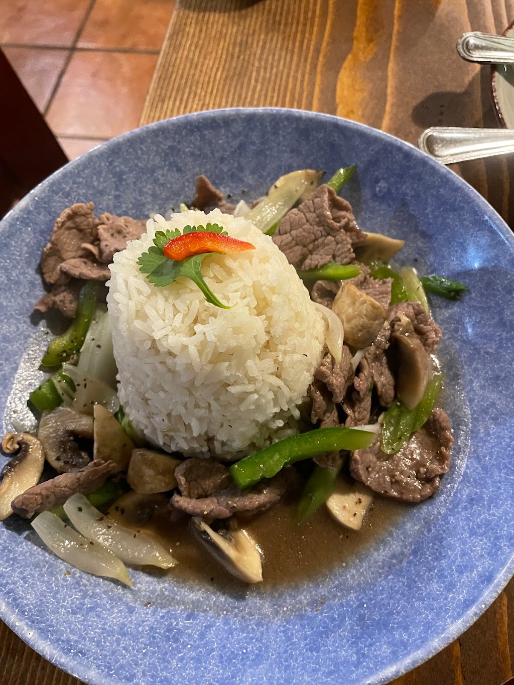 Sticky Rice Thai Restaurant | 12 Queen St E, Cambridge, ON N3C 2A6, Canada | Phone: (548) 288-4248