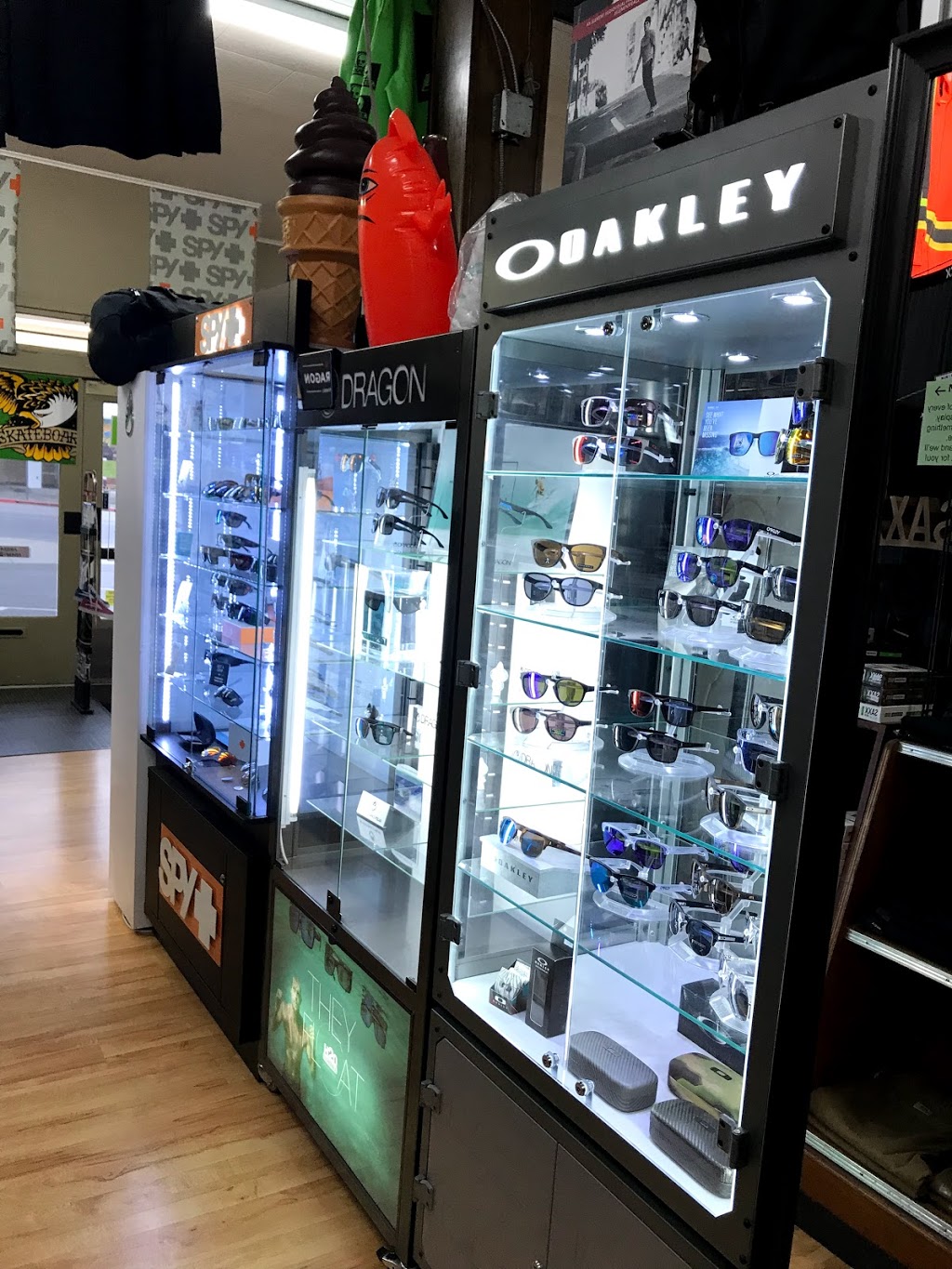 Area 51 | 191 Station St, Duncan, BC V9L 1M8, Canada | Phone: (250) 746-8869
