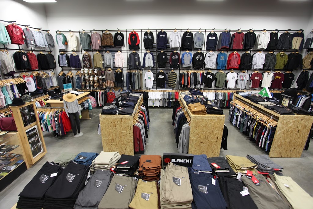 5-0 Boardshop | 1208 Rue de la Concorde, Lévis, QC G6W 0M7, Canada | Phone: (418) 834-4555