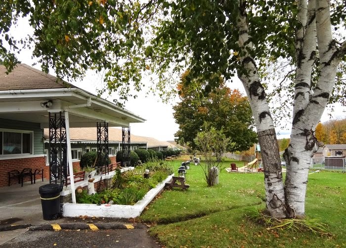 Shamrock Motel | 955 Yonge St, Midland, ON L4R 2E9, Canada | Phone: (705) 526-7851