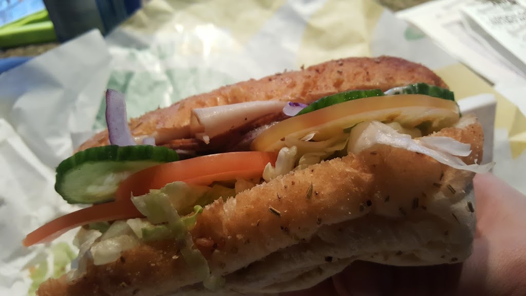 Subway, Catering | 200, 7150 200 St, Langley City, BC V2Y 1P5, Canada | Phone: (604) 539-9803