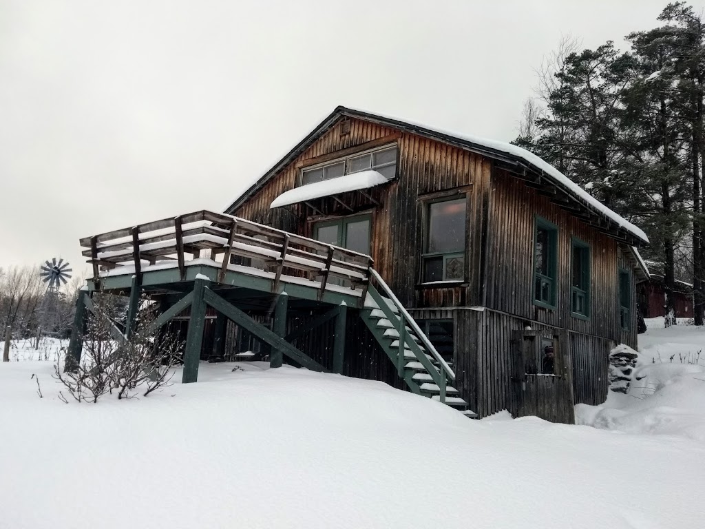 Auberge du Renouveau | 2311 Chemin Scenic, Sutton, QC J0E 2K0, Canada | Phone: (450) 538-8399