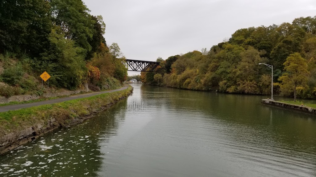 Lockport Cave & Underground Boat Ride | 5 Gooding St, Lockport, NY 14094, USA | Phone: (716) 438-0174