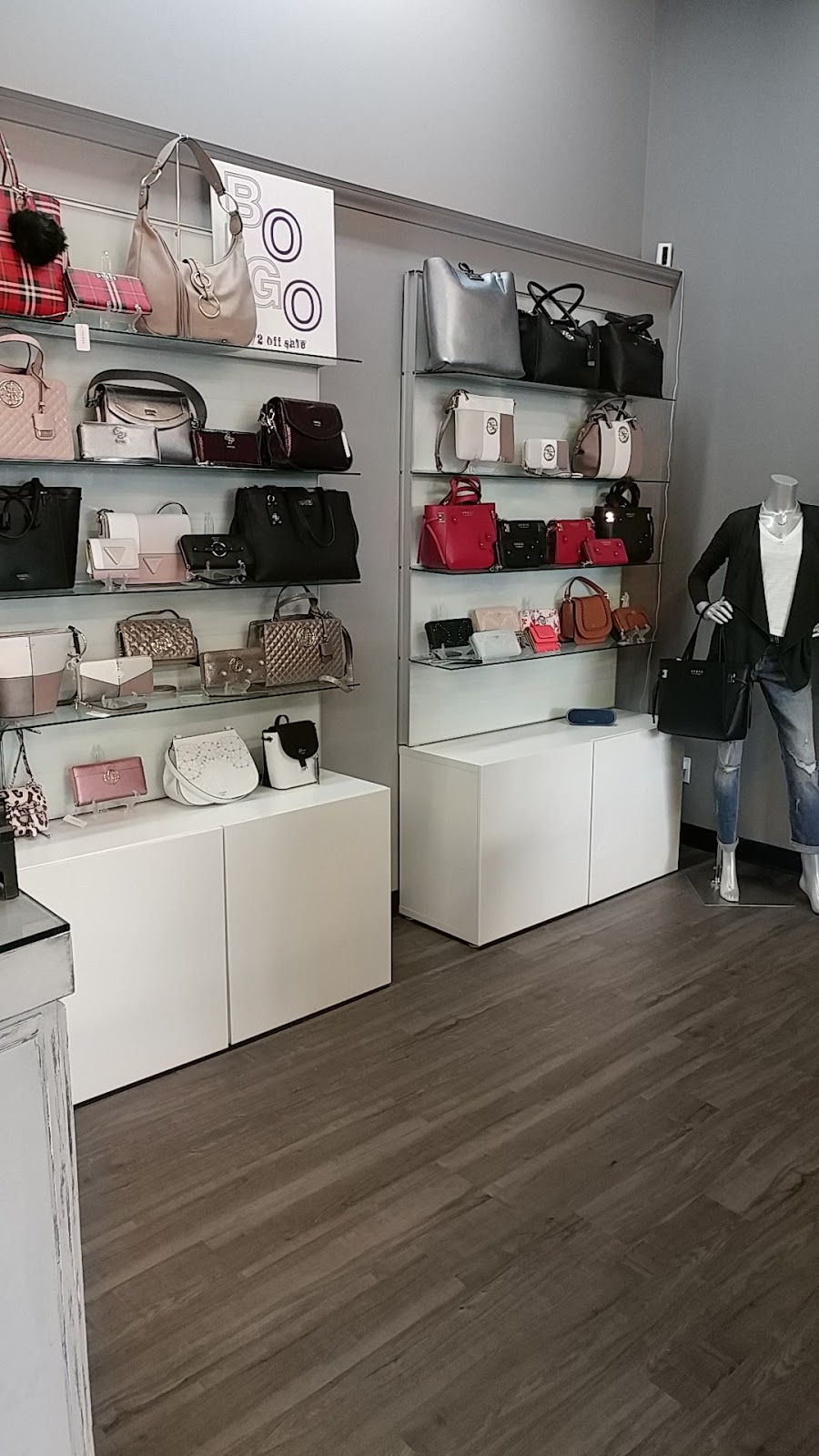 Platinum Boutique | 777 St Clair St, Chatham-Kent, ON N7L 0E9, Canada | Phone: (519) 397-0672