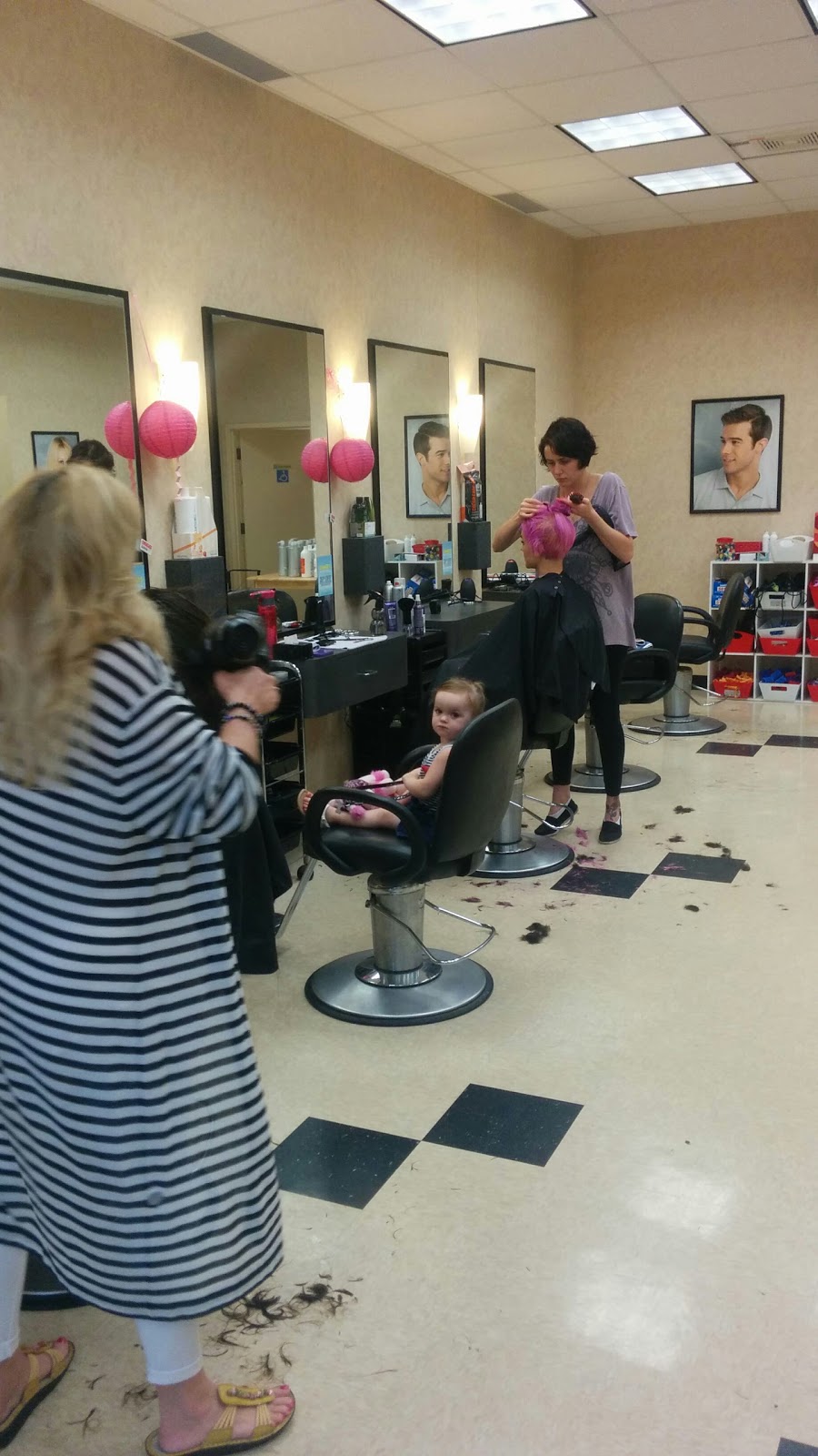 Magicuts | 7481 Oakwood Dr, Niagara Falls, ON L2E 6S5, Canada | Phone: (905) 356-3511