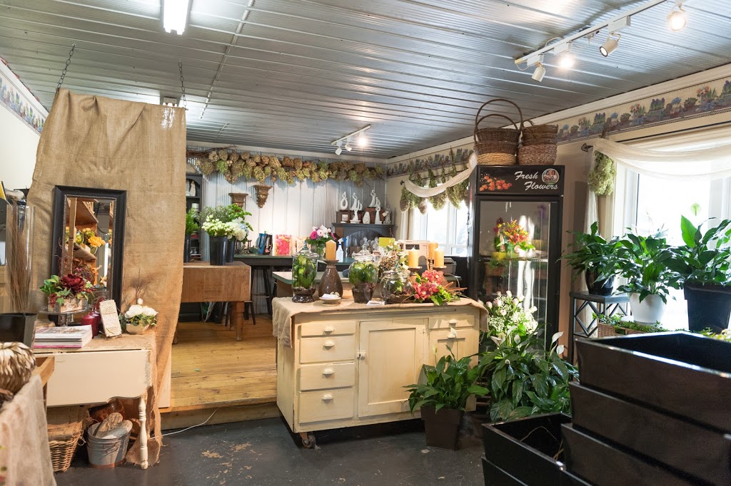 Country Flower and Gift Shoppe | 7751 S Talbot Rd, Maidstone, ON N0R 1K0, Canada | Phone: (519) 737-6843