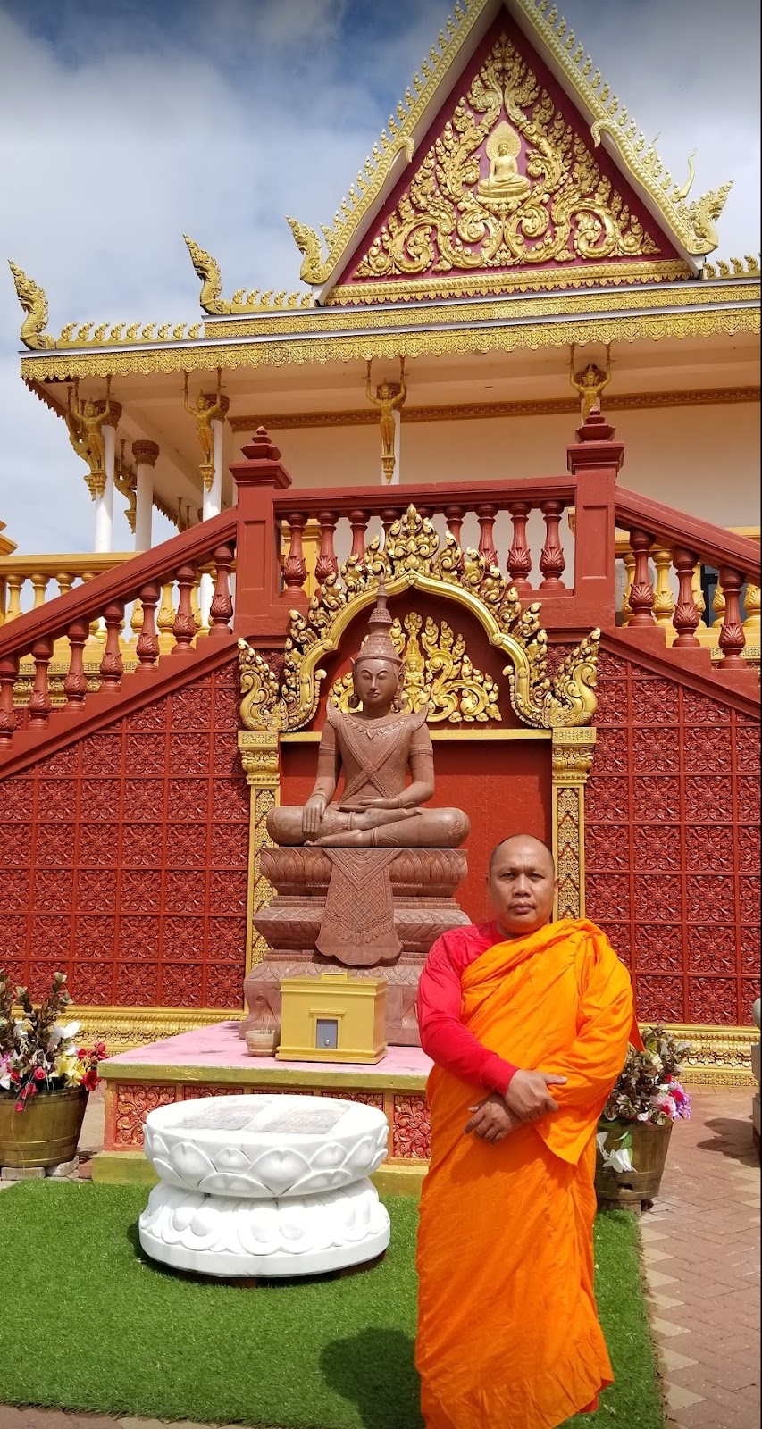 Phommaviharam Buddhist Temple | 12 Hoffman St, Kitchener, ON N2M 3M4, Canada | Phone: (519) 743-0914