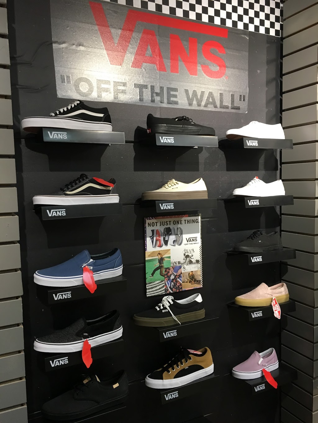 Flipside Apparel | 14800 Yonge St #161, Aurora, ON L4G 1N3, Canada | Phone: (905) 727-0824