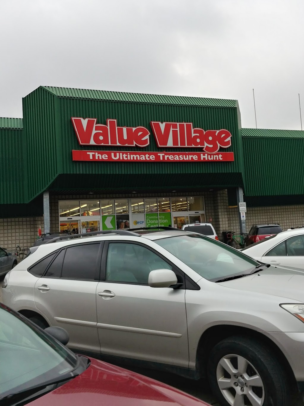 Value Village | 1319 Bloor St W, Toronto, ON M6H 1P3, Canada | Phone: (416) 539-0585
