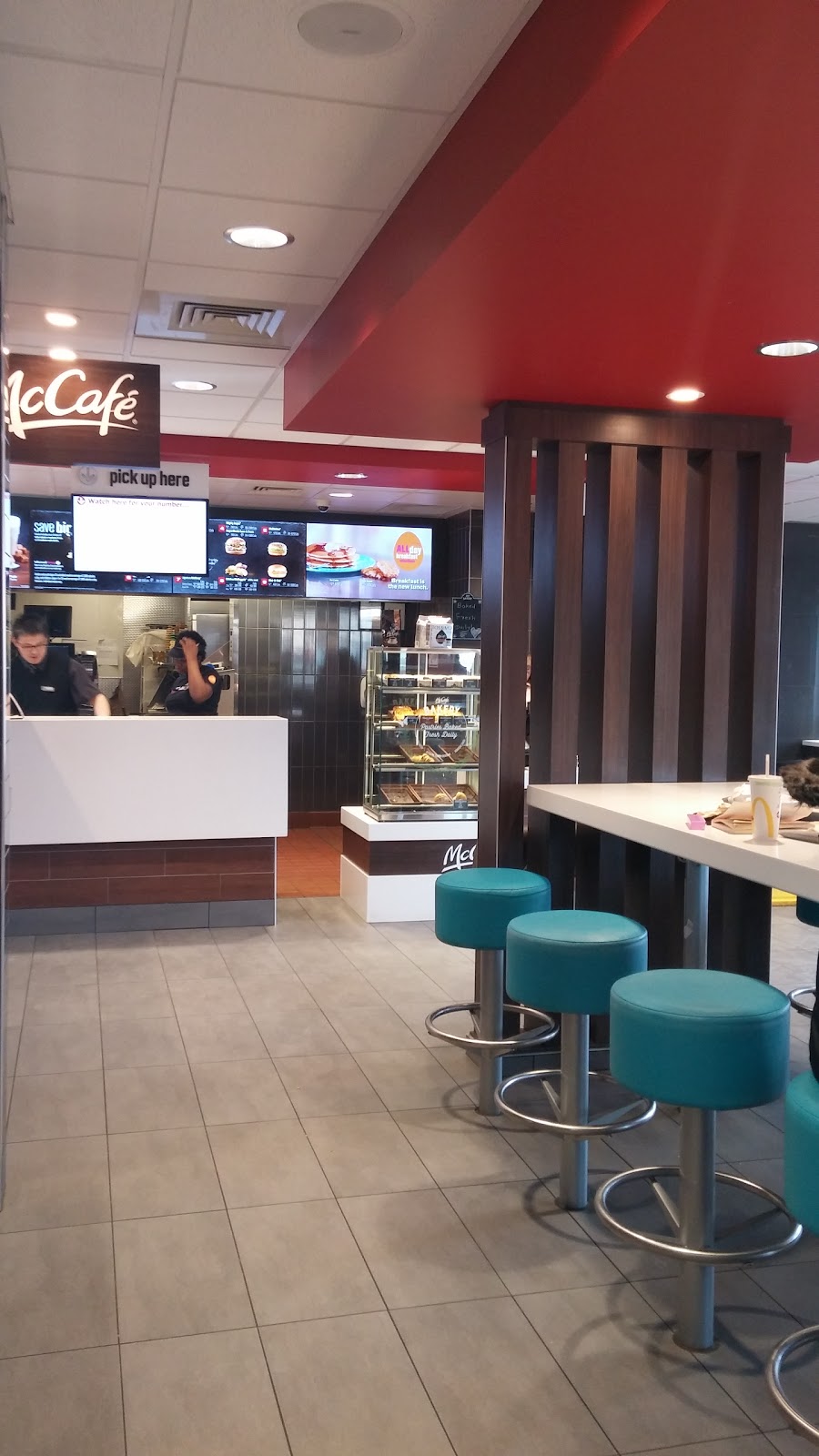 McDonalds | 10 Kenderdine Rd, Saskatoon, SK S7N 4R4, Canada | Phone: (306) 955-9755