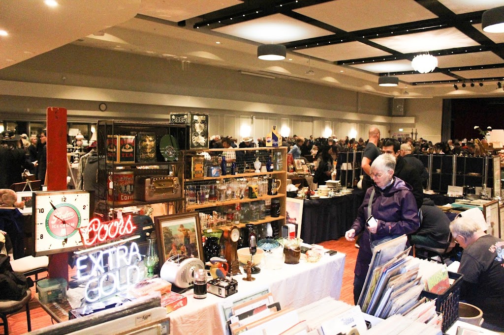 21st Century Flea Market | 3250 Commercial Dr, Vancouver, BC V5N 4E4, Canada | Phone: (604) 980-3159