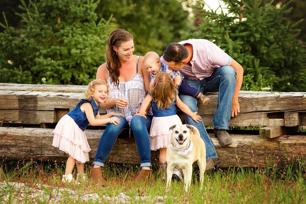 Shannon Cliffe Photography | 131 Sloan Dr, Thamesford, ON N0M 2M0, Canada | Phone: (226) 268-0112